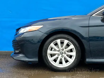 Toyota Camry 2019 года за 10 990 000 тг. в Алматы – фото 6