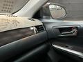 Toyota Camry 2014 года за 7 790 000 тг. в Актобе – фото 20