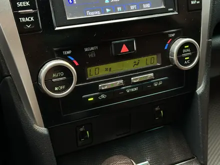 Toyota Camry 2014 года за 7 790 000 тг. в Актобе – фото 22