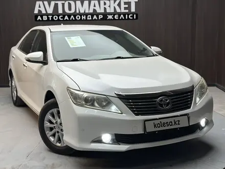 Toyota Camry 2014 года за 7 790 000 тг. в Актобе – фото 3