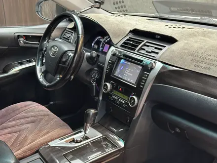 Toyota Camry 2014 года за 7 790 000 тг. в Актобе – фото 6