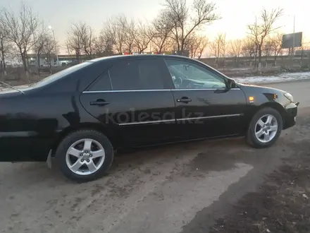 Toyota Camry 2005 года за 4 900 000 тг. в Актобе