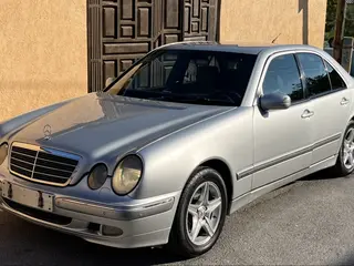 Mercedes-Benz E 270