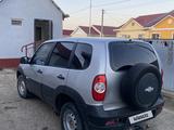 Chevrolet Niva 2012 годаfor2 600 000 тг. в Атырау – фото 4