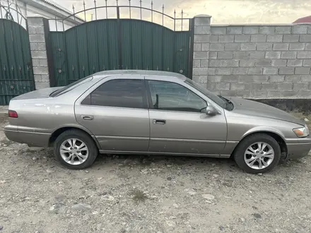 Toyota Camry 1998 года за 2 400 000 тг. в Талдыкорган – фото 2