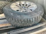 Комплект дисков на зимней резины на Bmw e 34 за 60 000 тг. в Караганда – фото 2