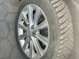 Шины 4 шт. Goodyear Ultragrip Ice Arctic 215/55R17 за 6 000 тг. в Семей