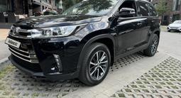 Toyota Highlander 2019 года за 19 500 000 тг. в Алматы