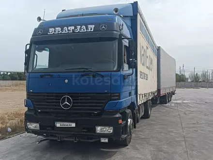 Mercedes-Benz  Actros 2000 года за 21 000 000 тг. в Алматы