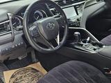 Toyota Camry 2020 года за 14 700 000 тг. в Шымкент – фото 4