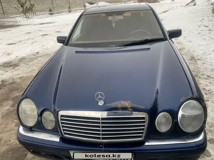 Mercedes-Benz E 230 1995 года за 1 900 000 тг. в Тараз