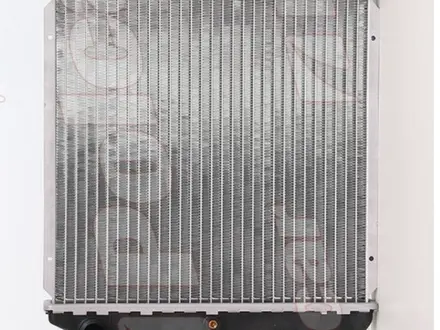 Радиатор охлаждения двигателя за 42 000 тг. в Алматы
