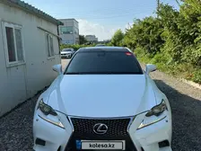 Lexus is-250, 2013