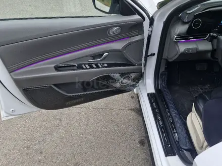 Hyundai Elantra 2021 года за 7 800 000 тг. в Алматы – фото 9