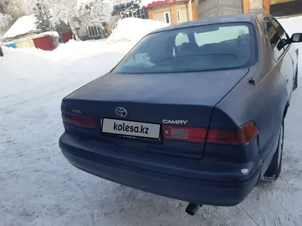 Toyota Camry 1997 года за 2 800 000 тг. в Урджар – фото 2