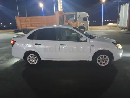 ВАЗ (Lada) Granta 2190 2014 года за 2 000 000 тг. в Атырау – фото 2