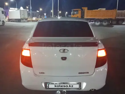 ВАЗ (Lada) Granta 2190 2014 года за 2 000 000 тг. в Атырау – фото 3