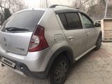 Renault Sandero 2014 года за 3 100 000 тг. в Алматы – фото 2