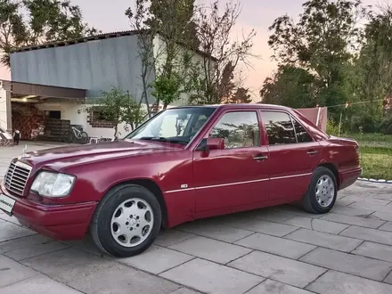 Mercedes-Benz E 280 1993 года за 3 100 000 тг. в Тараз