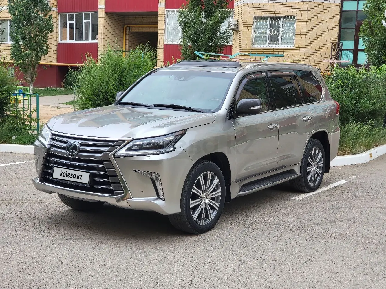 Лх 570 2016 Года Купить