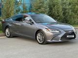 Lexus ES 300h 2019 годаүшін18 500 000 тг. в Алматы – фото 4