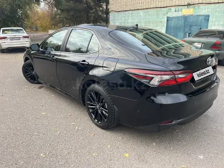 Toyota Camry 2022 года за 13 000 000 тг. в Караганда – фото 6