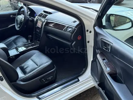 Toyota Camry 2015 года за 8 800 000 тг. в Алматы – фото 17
