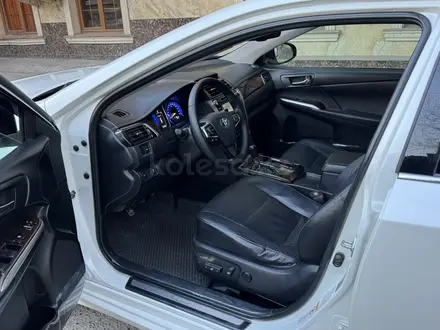 Toyota Camry 2015 года за 8 800 000 тг. в Алматы – фото 18