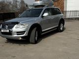 Volkswagen Touareg 2008 года за 7 500 000 тг. в Алматы – фото 3