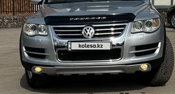 Volkswagen Touareg 2008 года за 7 500 000 тг. в Алматы