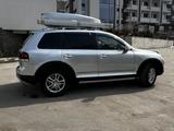 Volkswagen Touareg 2008 года за 7 500 000 тг. в Алматы – фото 5