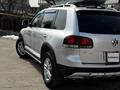 Volkswagen Touareg 2008 года за 7 500 000 тг. в Алматы – фото 6