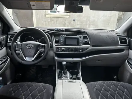 Toyota Highlander 2017 года за 16 500 000 тг. в Атырау – фото 9