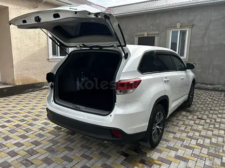 Toyota Highlander 2017 года за 16 500 000 тг. в Атырау – фото 16