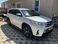 Toyota Highlander 2017 года за 16 500 000 тг. в Атырау – фото 2