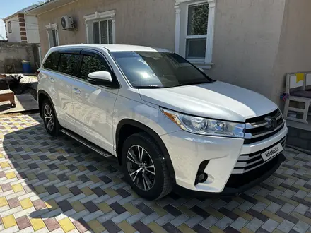 Toyota Highlander 2017 года за 16 500 000 тг. в Атырау – фото 2