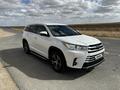 Toyota Highlander 2017 года за 16 500 000 тг. в Атырау