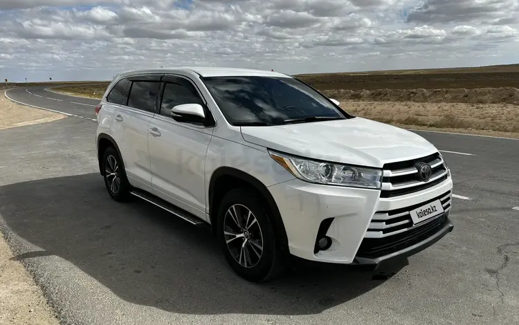 Toyota Highlander 2017 года за 16 500 000 тг. в Атырау