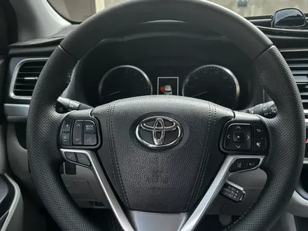 Toyota Highlander 2017 года за 16 500 000 тг. в Атырау – фото 12