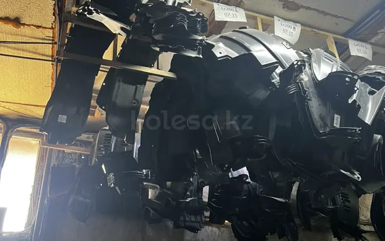 Подкрыльники Toyota Lexus новые в оригинале, б/у в оригинале за 5 000 тг. в Алматы