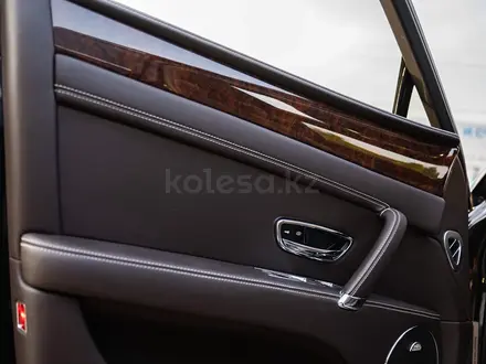 Bentley Flying Spur 2013 года за 45 000 000 тг. в Алматы – фото 28