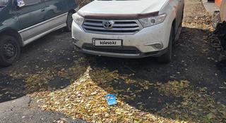 Toyota Highlander 2011 года за 11 500 000 тг. в Семей