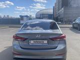 Hyundai Elantra 2018 года за 8 750 000 тг. в Астана – фото 2