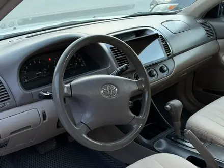 Toyota Camry 2004 года за 4 700 000 тг. в Атырау – фото 12