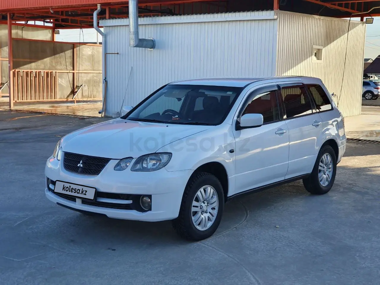 Mitsubishi Airtrek, 2001