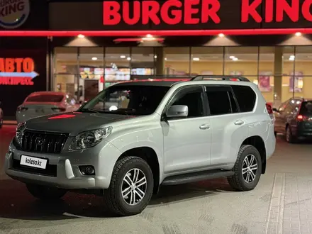 Toyota Land Cruiser Prado 2013 года за 15 400 000 тг. в Актобе