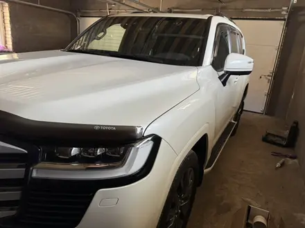Toyota Land Cruiser 2022 года за 54 000 000 тг. в Актобе – фото 3