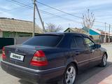 Mercedes-Benz C 200 1995 года за 1 750 000 тг. в Шиели – фото 2