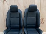 Сиденья передние (сиденье, кресло) БМВ F10 за 240 000 тг. в Алматы