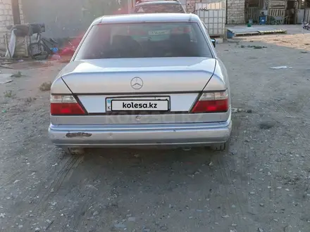 Mercedes-Benz E 230 1992 года за 1 300 000 тг. в Актау – фото 5